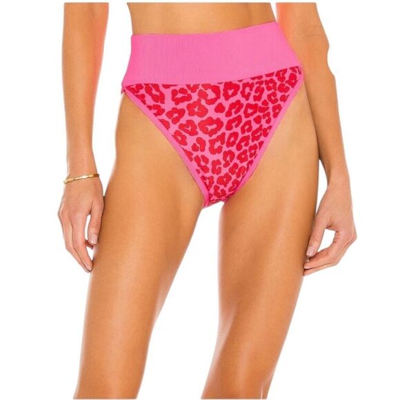 BEACH RIOT Emmy Bikini Bottom in Famous High Risk pink Red Leopard S - Picture 1 of 5